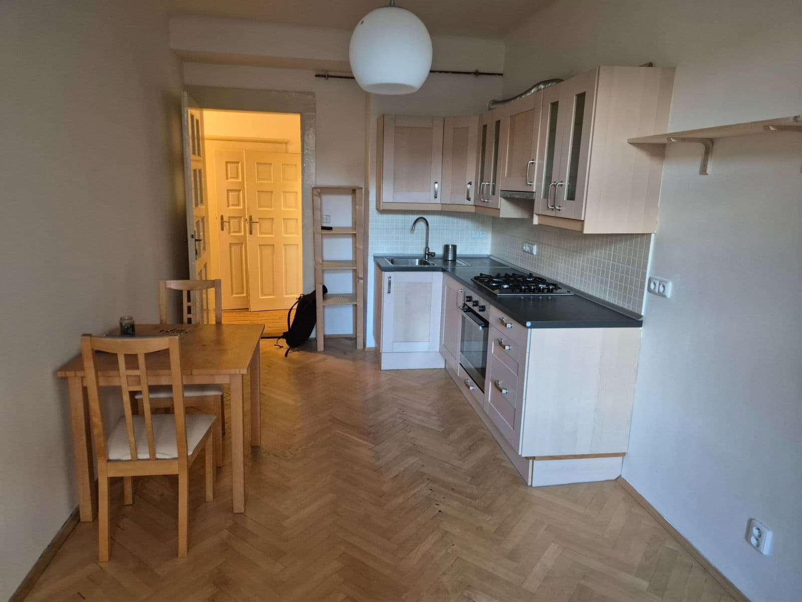 1 bedroom with open-plan kitchen flat to rent, 48 m², Čajkovského, Prague, Prague 1 bedroom with open-plan kitchen flat to rent, 48 m², Čajkovského, Prague, Prague