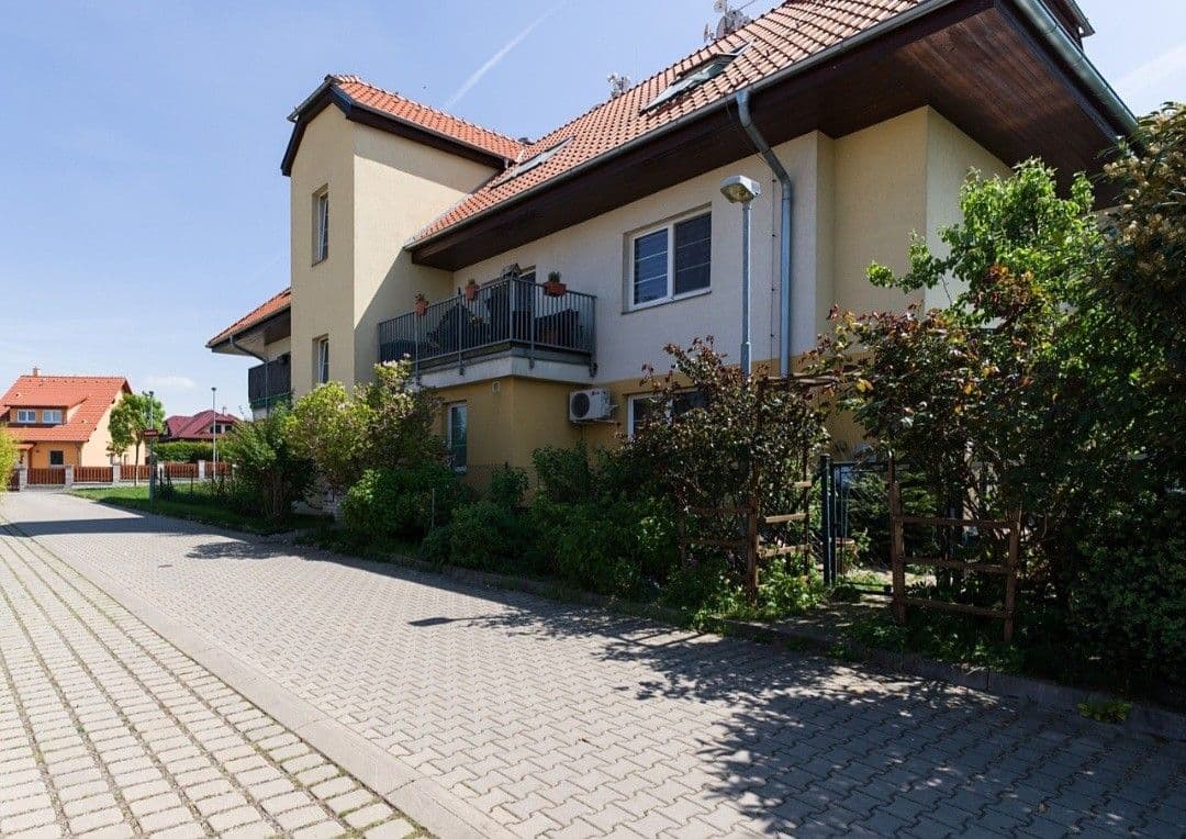 2 bedroom with open-plan kitchen flat for sale, 65 m², Habrová, Holubice, Středočeský Region 2 bedroom with open-plan kitchen flat for sale, 65 m², Habrová, Holubice, Středočeský Region