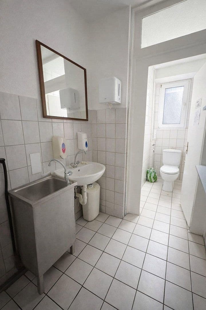 non-residential property to rent, 103 m², Uellendahler Straße 332, Wuppertal, North Rhine-Westphalia non-residential property to rent, 103 m², Uellendahler Straße 332, Wuppertal, North Rhine-Westphalia
