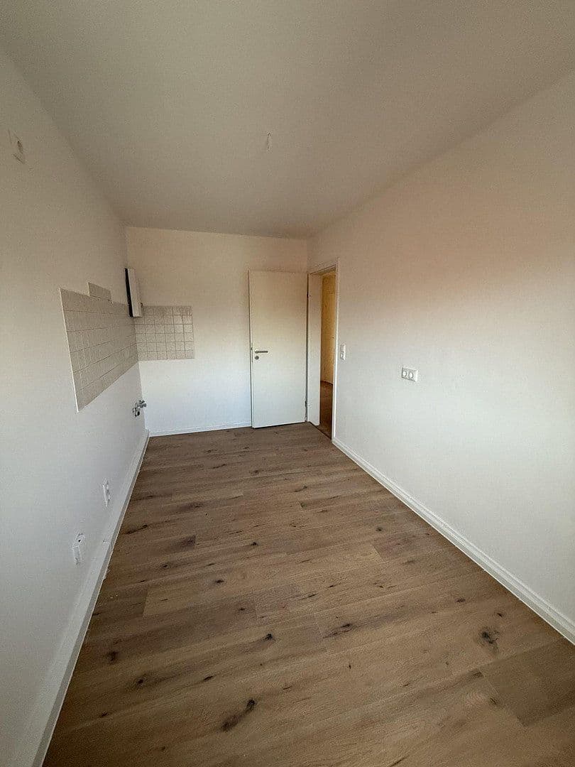 1 bedroom with open-plan kitchen flat to rent, 68 m², August-Bebel-Straße 13, Kahla, Thuringia 1 bedroom with open-plan kitchen flat to rent, 68 m², August-Bebel-Straße 13, Kahla, Thuringia