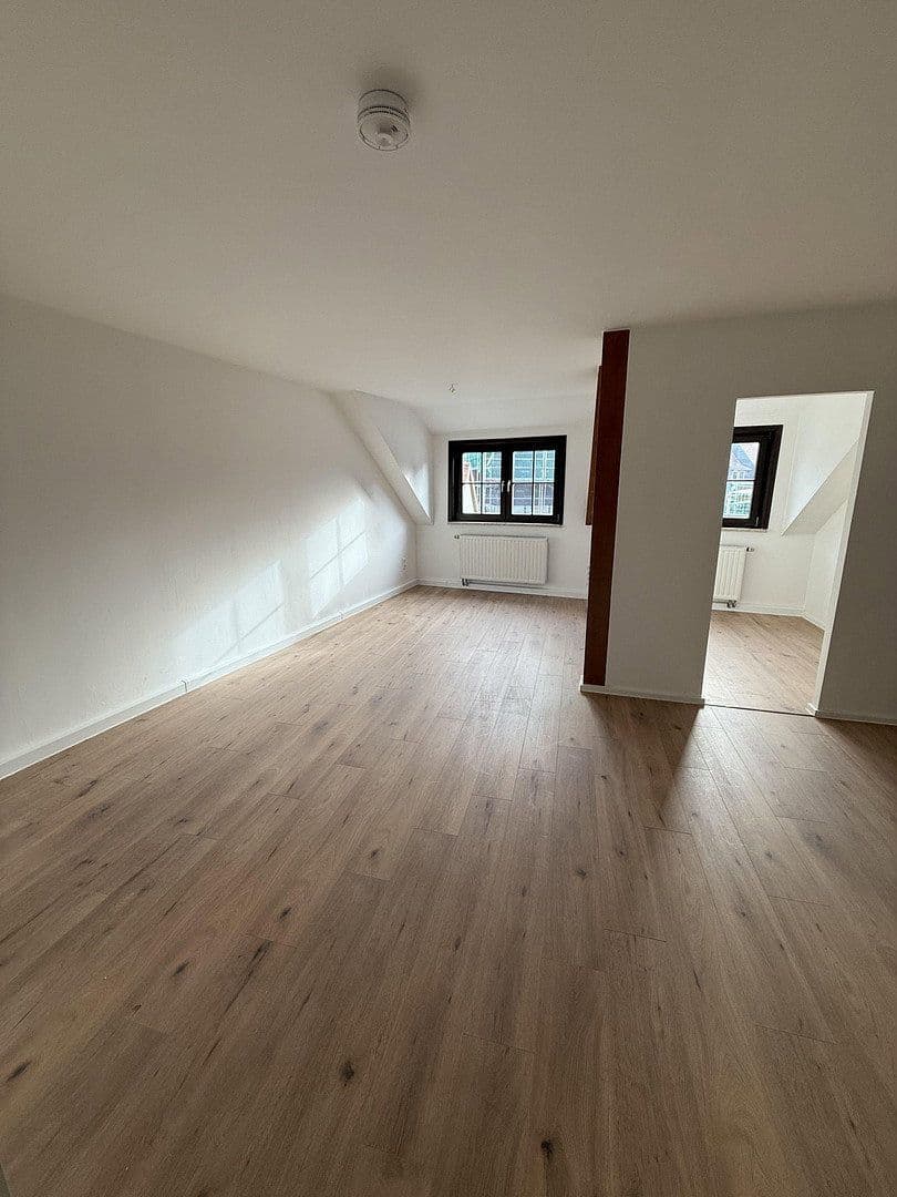 1 bedroom with open-plan kitchen flat to rent, 68 m², August-Bebel-Straße 13, Kahla, Thuringia 1 bedroom with open-plan kitchen flat to rent, 68 m², August-Bebel-Straße 13, Kahla, Thuringia