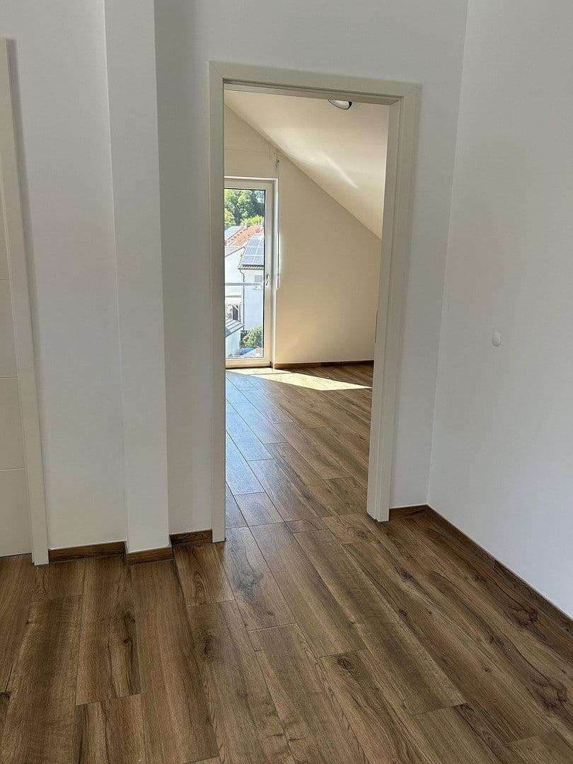 2 bedroom with open-plan kitchen flat for sale, 79 m², Eisingen, Baden-Württemberg 2 bedroom with open-plan kitchen flat for sale, 79 m², Eisingen, Baden-Württemberg