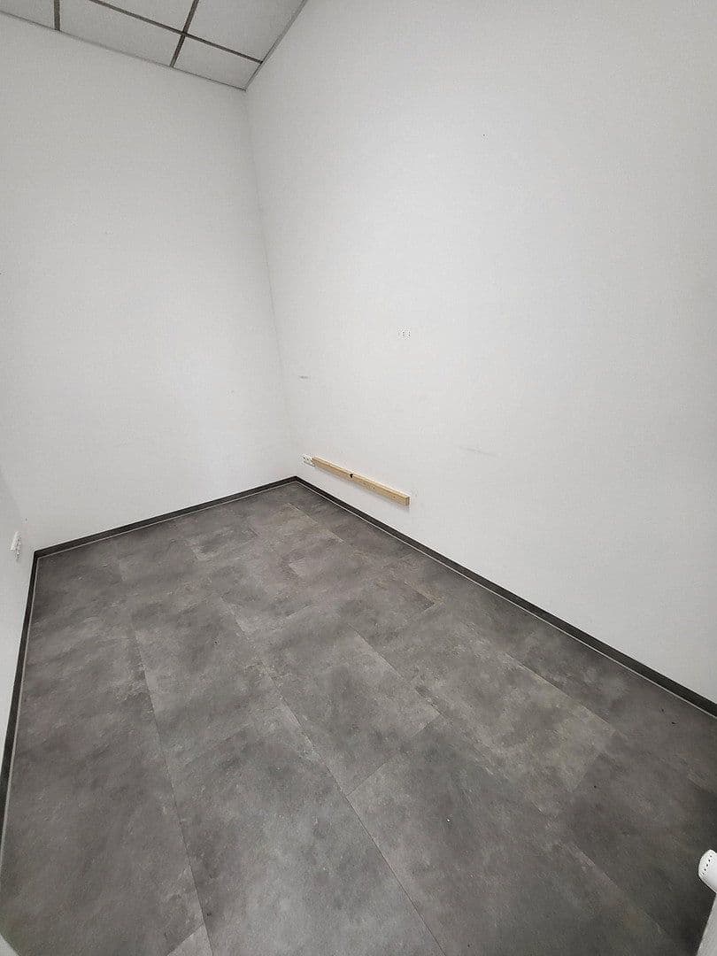 non-residential property to rent, 450 m², Viersener Straße 240, Mönchengladbach, North Rhine-Westphalia non-residential property to rent, 450 m², Viersener Straße 240, Mönchengladbach, North Rhine-Westphalia
