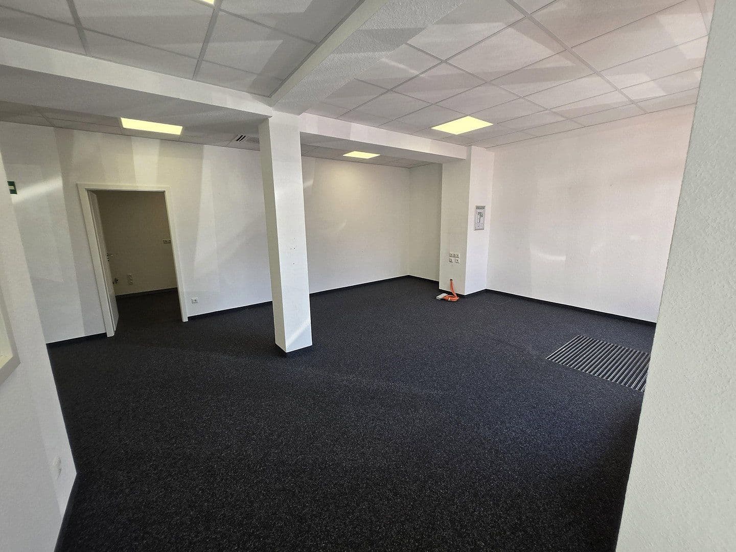 non-residential property to rent, 450 m², Viersener Straße 240, Mönchengladbach, North Rhine-Westphalia non-residential property to rent, 450 m², Viersener Straße 240, Mönchengladbach, North Rhine-Westphalia