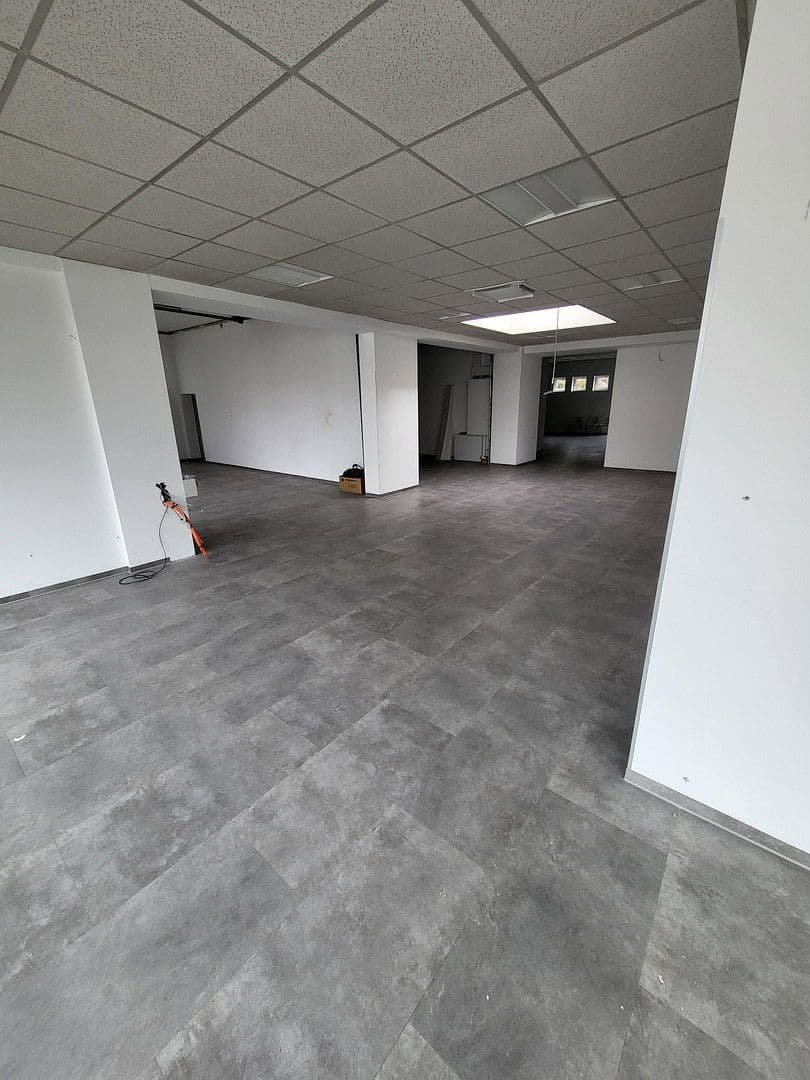 non-residential property to rent, 450 m², Viersener Straße 240, Mönchengladbach, North Rhine-Westphalia non-residential property to rent, 450 m², Viersener Straße 240, Mönchengladbach, North Rhine-Westphalia