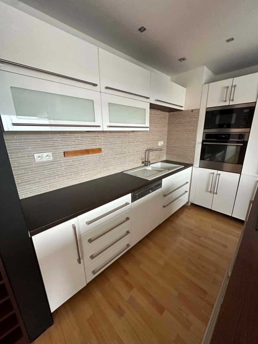 1 bedroom with open-plan kitchen flat to rent, 65 m², V Uličce, Brandýs nad Labem-Stará Boleslav, Středočeský Region 1 bedroom with open-plan kitchen flat to rent, 65 m², V Uličce, Brandýs nad Labem-Stará Boleslav, Středočeský Region