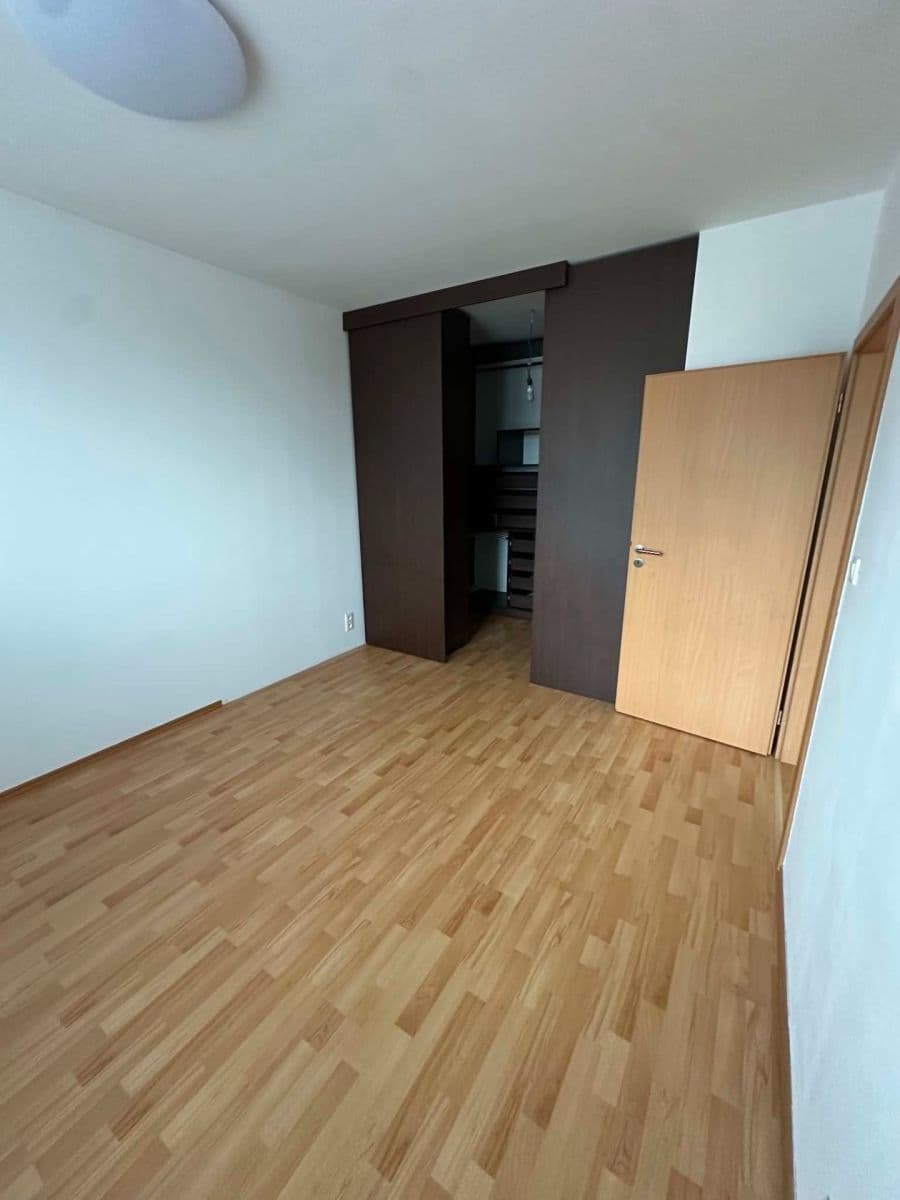 1 bedroom with open-plan kitchen flat to rent, 65 m², V Uličce, Brandýs nad Labem-Stará Boleslav, Středočeský Region 1 bedroom with open-plan kitchen flat to rent, 65 m², V Uličce, Brandýs nad Labem-Stará Boleslav, Středočeský Region