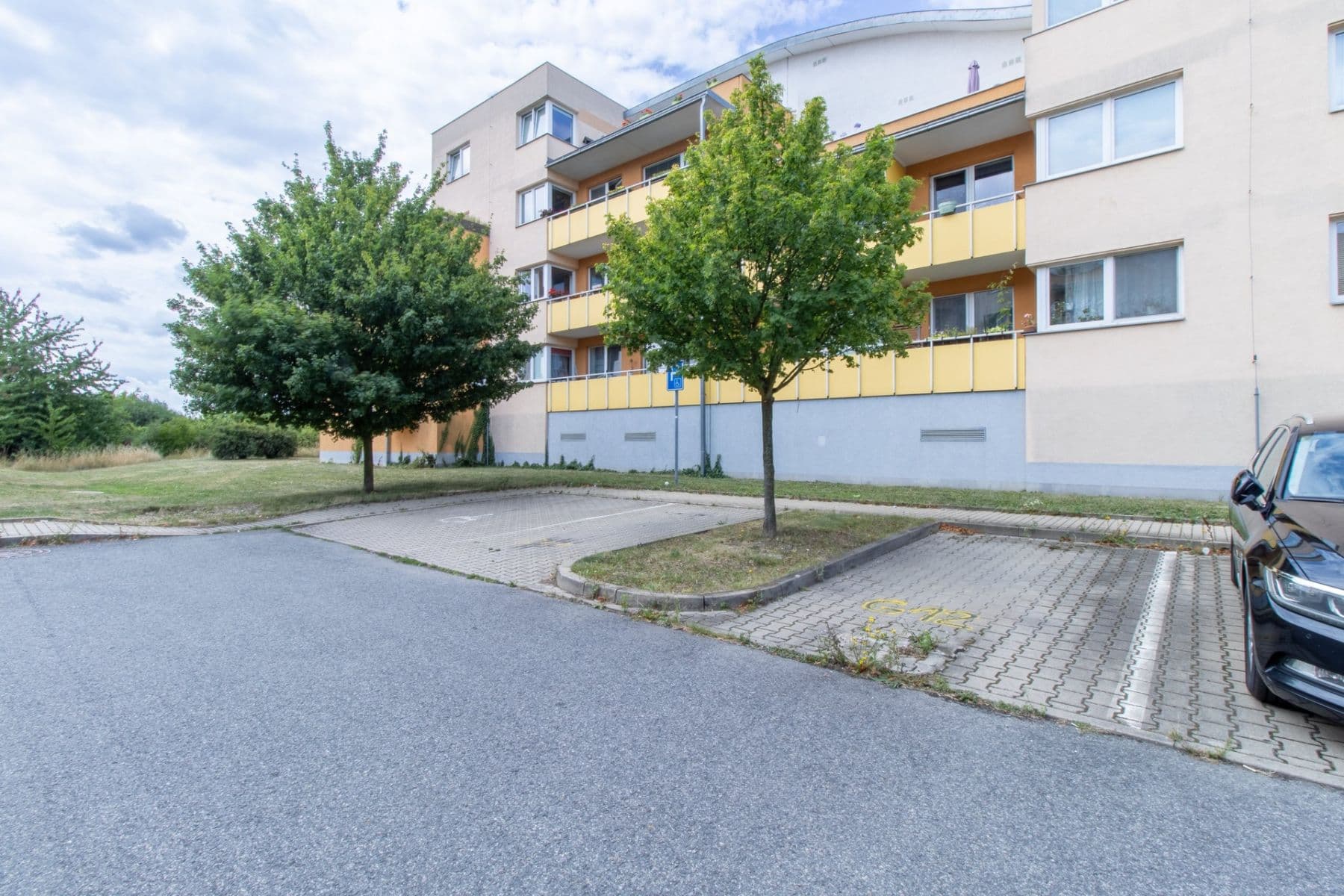 2 bedroom with open-plan kitchen flat to rent, 79 m², Sicherova, Prague, Prague 2 bedroom with open-plan kitchen flat to rent, 79 m², Sicherova, Prague, Prague