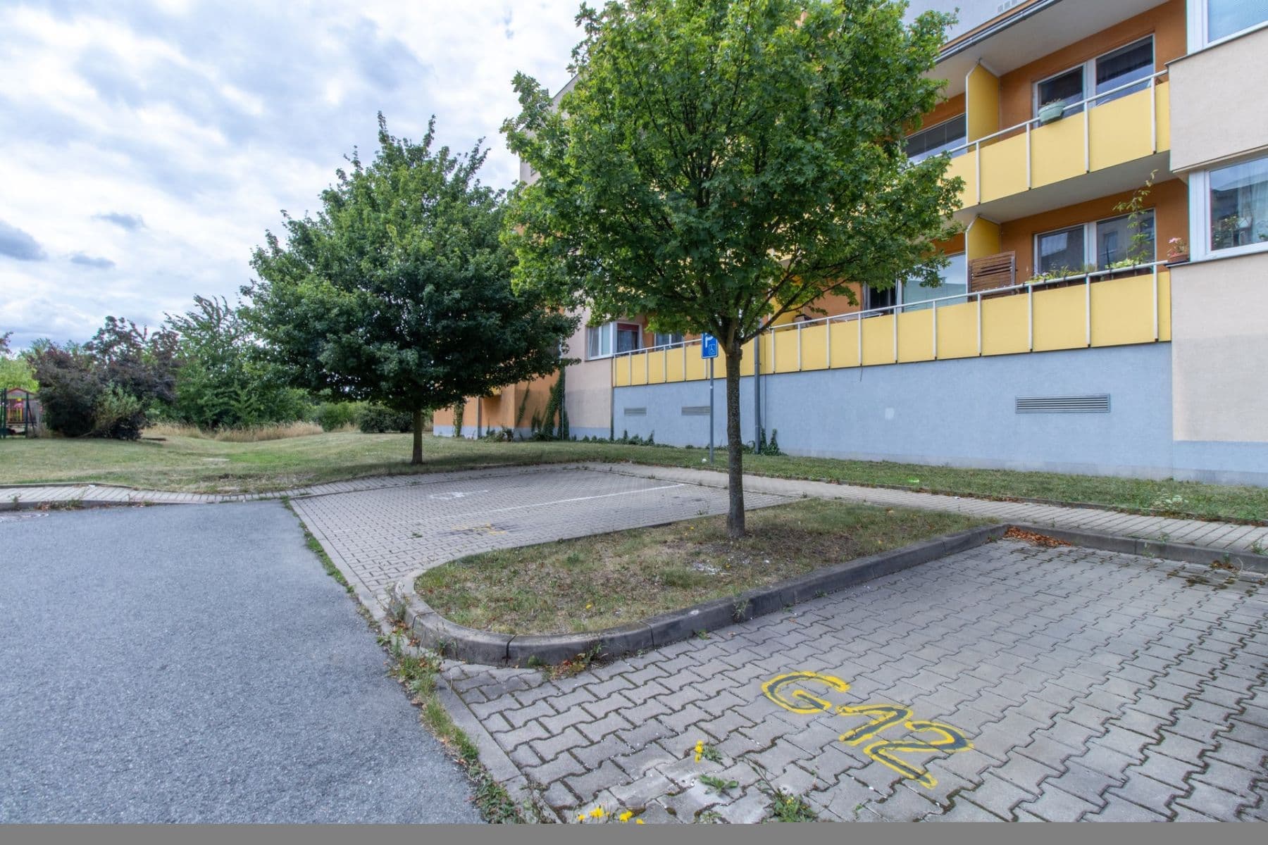 2 bedroom with open-plan kitchen flat to rent, 79 m², Sicherova, Prague, Prague 2 bedroom with open-plan kitchen flat to rent, 79 m², Sicherova, Prague, Prague