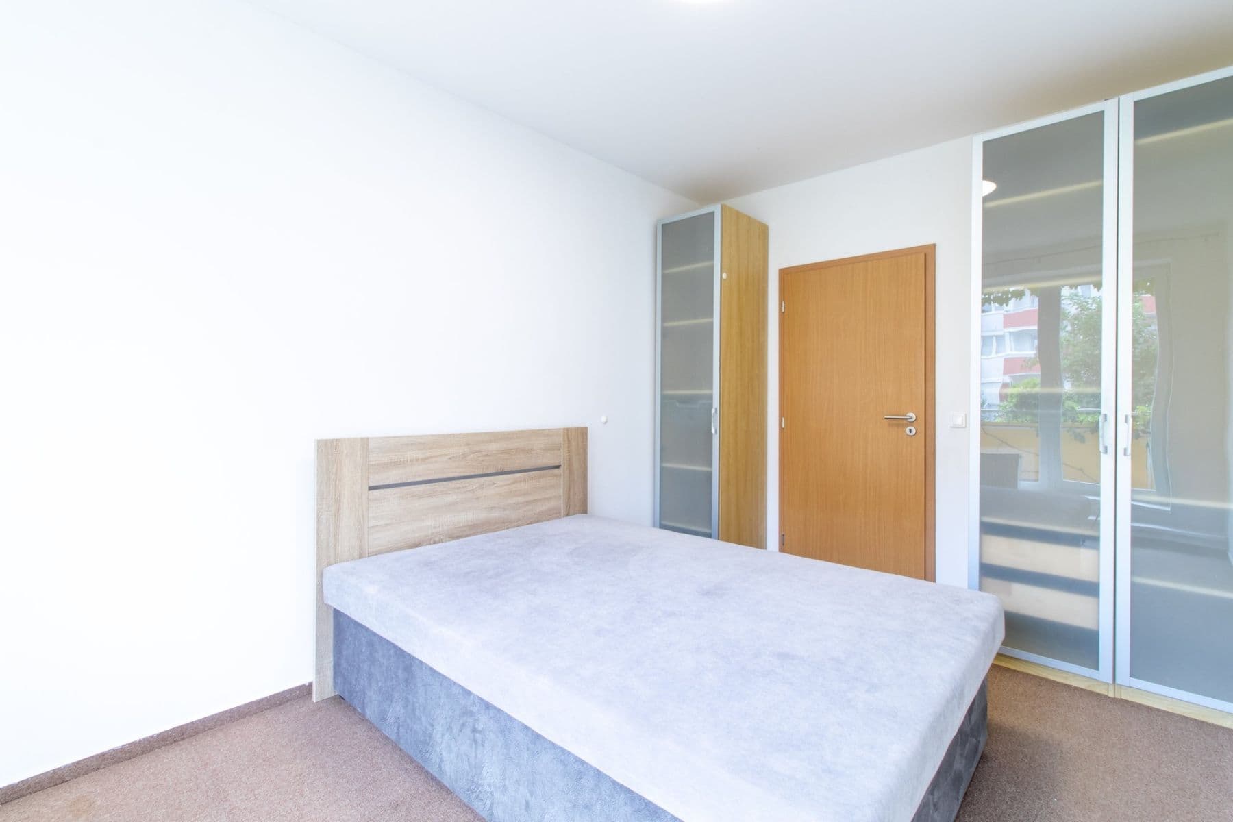 2 bedroom with open-plan kitchen flat to rent, 79 m², Sicherova, Prague, Prague 2 bedroom with open-plan kitchen flat to rent, 79 m², Sicherova, Prague, Prague