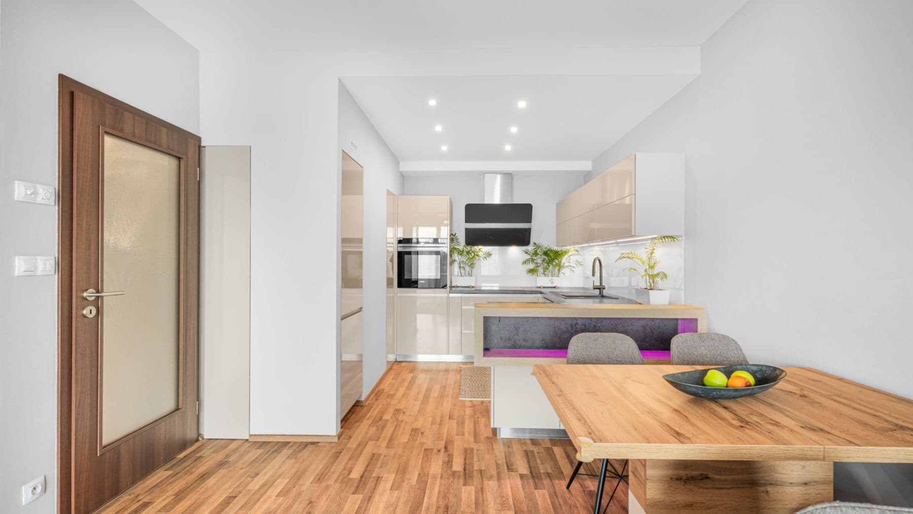 1 bedroom with open-plan kitchen flat for sale, 73 m², Hlučkova, Prague, Prague 1 bedroom with open-plan kitchen flat for sale, 73 m², Hlučkova, Prague, Prague