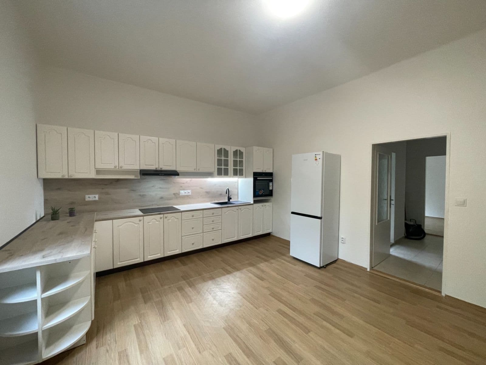 1 bedroom with open-plan kitchen flat to rent, 52 m², Šmídova, Ostrava, Moravskoslezský Region 1 bedroom with open-plan kitchen flat to rent, 52 m², Šmídova, Ostrava, Moravskoslezský Region