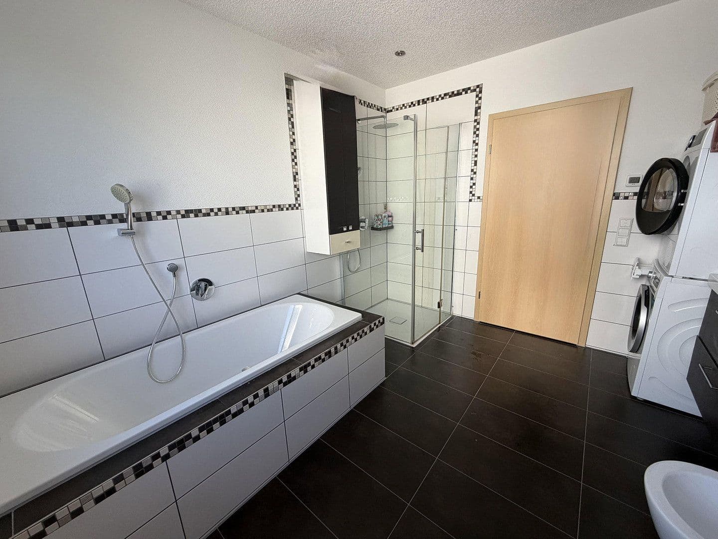 4 bedroom with open-plan kitchen flat for sale, 180 m², March, Baden-Württemberg 4 bedroom with open-plan kitchen flat for sale, 180 m², March, Baden-Württemberg