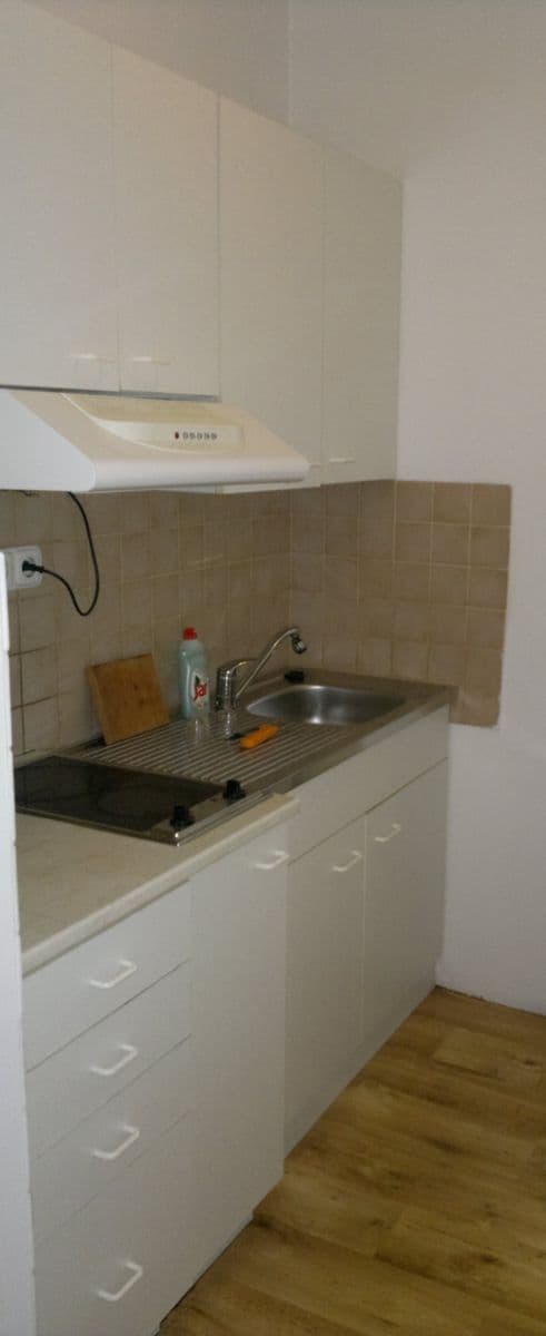 Studio flat to rent, 34 m², Mráčkova, Prague, Prague Studio flat to rent, 34 m², Mráčkova, Prague, Prague