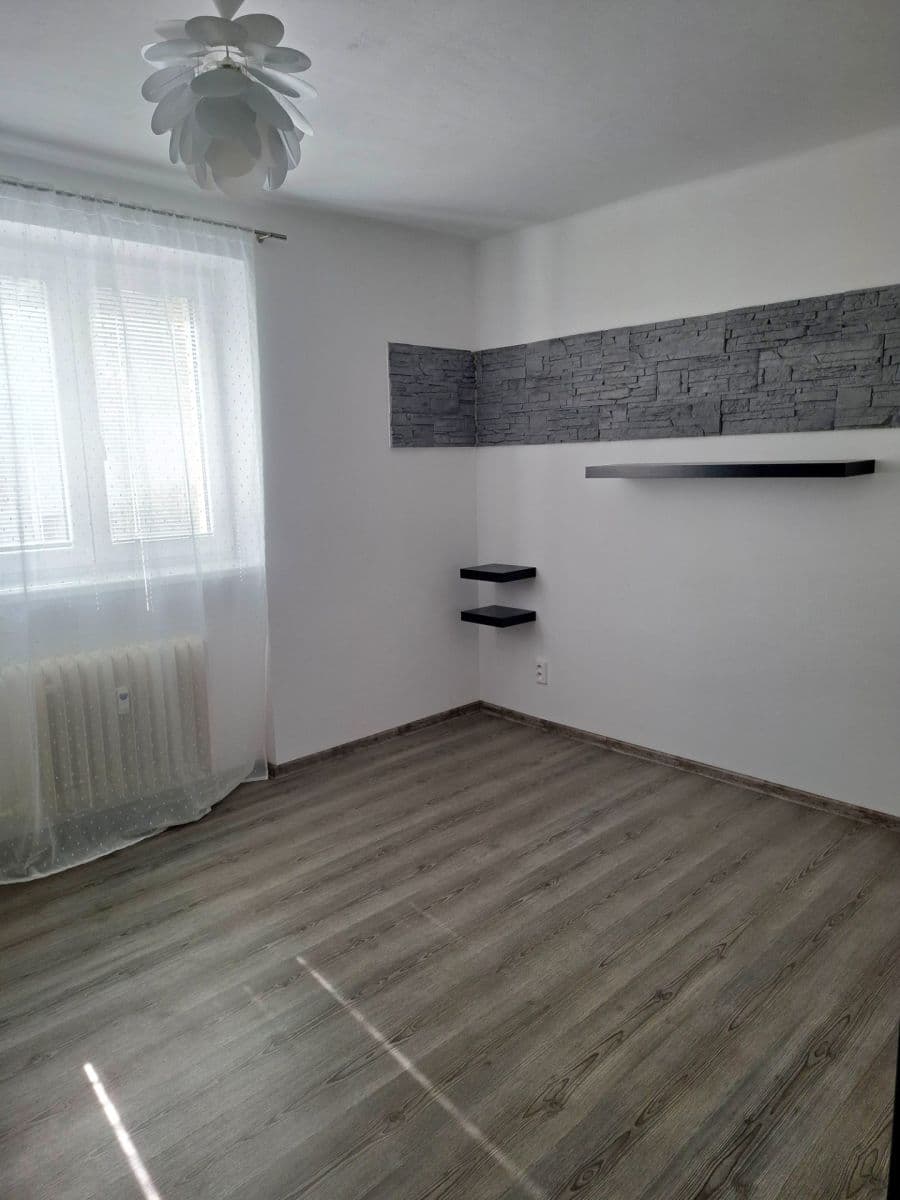 3 bedroom flat to rent, 75 m², Víta Nejedlého, Chrudim, Pardubický Region 3 bedroom flat to rent, 75 m², Víta Nejedlého, Chrudim, Pardubický Region