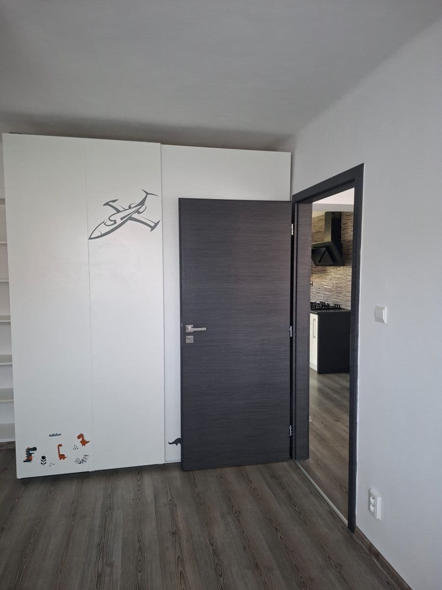 3 bedroom flat to rent, 75 m², Víta Nejedlého, Chrudim, Pardubický Region 3 bedroom flat to rent, 75 m², Víta Nejedlého, Chrudim, Pardubický Region