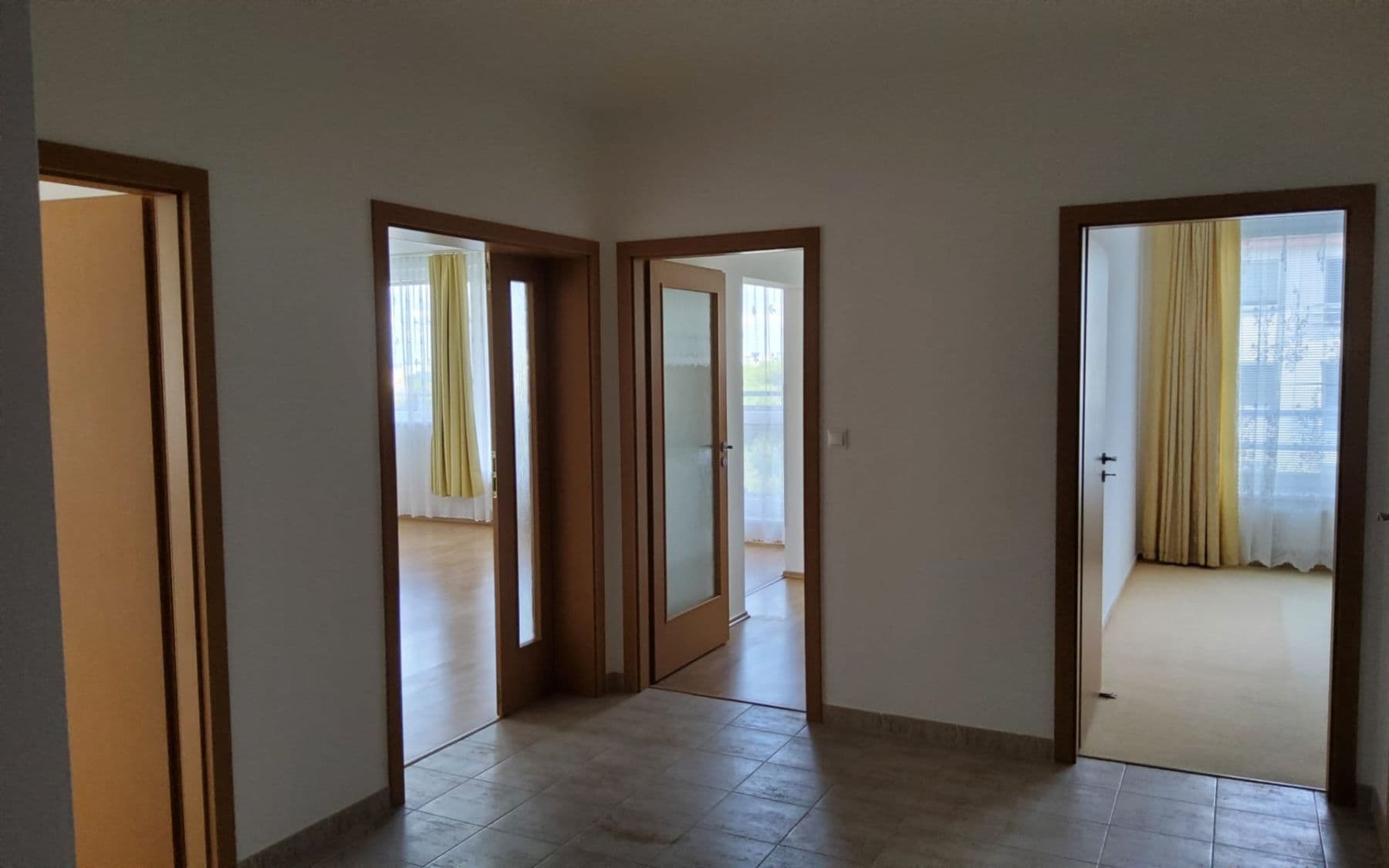 2 bedroom with open-plan kitchen flat to rent, 89 m², Symfonická, Prague, Prague 2 bedroom with open-plan kitchen flat to rent, 89 m², Symfonická, Prague, Prague