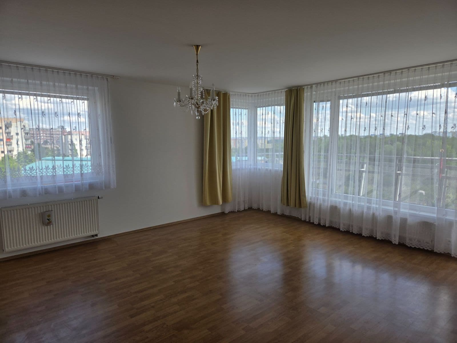 2 bedroom with open-plan kitchen flat to rent, 89 m², Symfonická, Prague, Prague 2 bedroom with open-plan kitchen flat to rent, 89 m², Symfonická, Prague, Prague