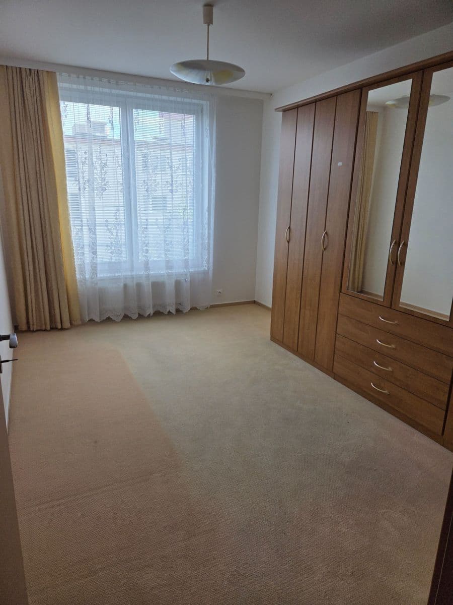 2 bedroom with open-plan kitchen flat to rent, 89 m², Symfonická, Prague, Prague 2 bedroom with open-plan kitchen flat to rent, 89 m², Symfonická, Prague, Prague