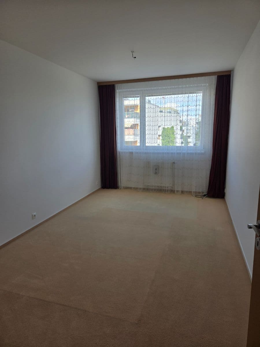 2 bedroom with open-plan kitchen flat to rent, 89 m², Symfonická, Prague, Prague 2 bedroom with open-plan kitchen flat to rent, 89 m², Symfonická, Prague, Prague