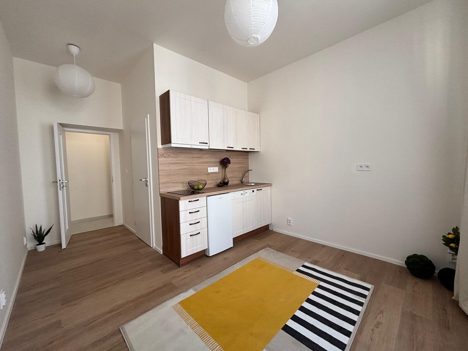 Studio flat to rent, 19 m², Kolmá, Prague, Prague Studio flat to rent, 19 m², Kolmá, Prague, Prague