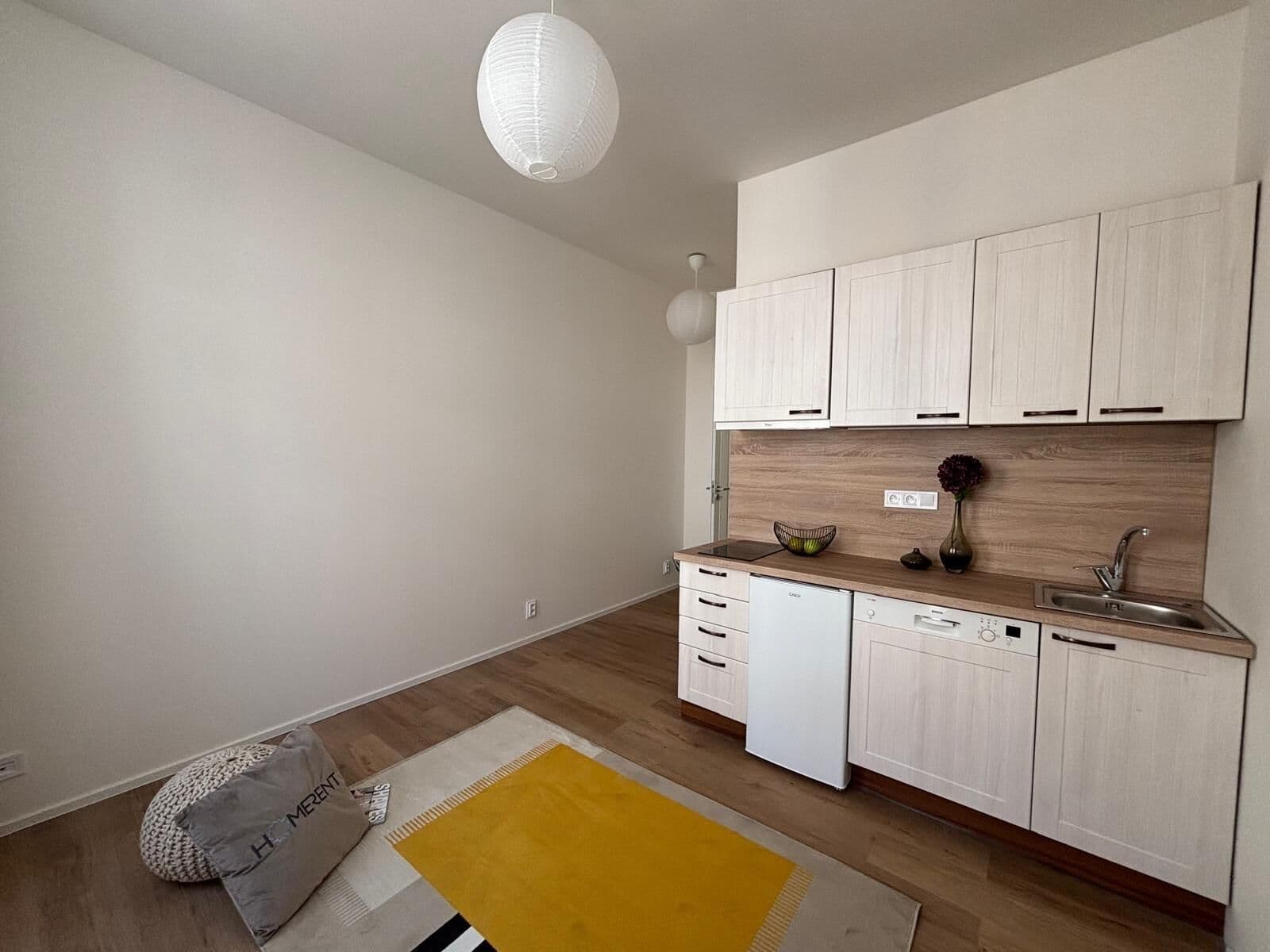 Studio flat to rent, 19 m², Kolmá, Prague, Prague Studio flat to rent, 19 m², Kolmá, Prague, Prague