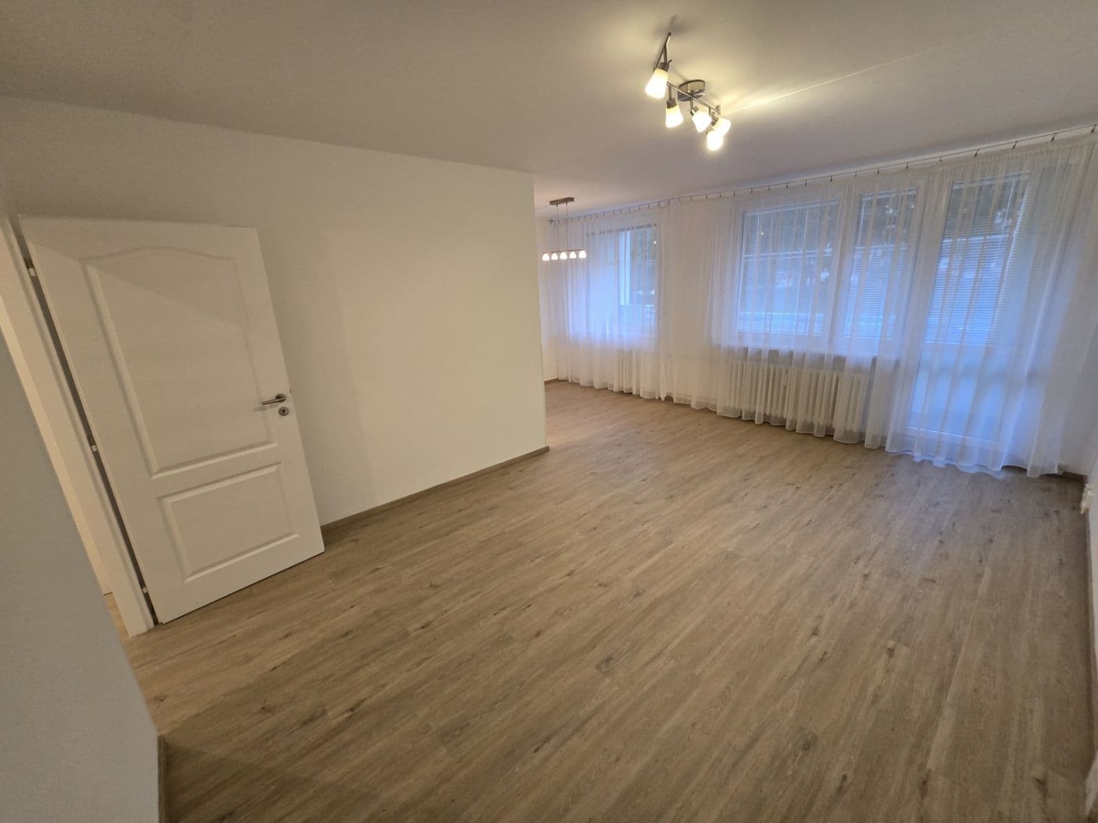 2 bedroom with open-plan kitchen flat to rent, 77 m², Dědinova, Prague, Prague 2 bedroom with open-plan kitchen flat to rent, 77 m², Dědinova, Prague, Prague