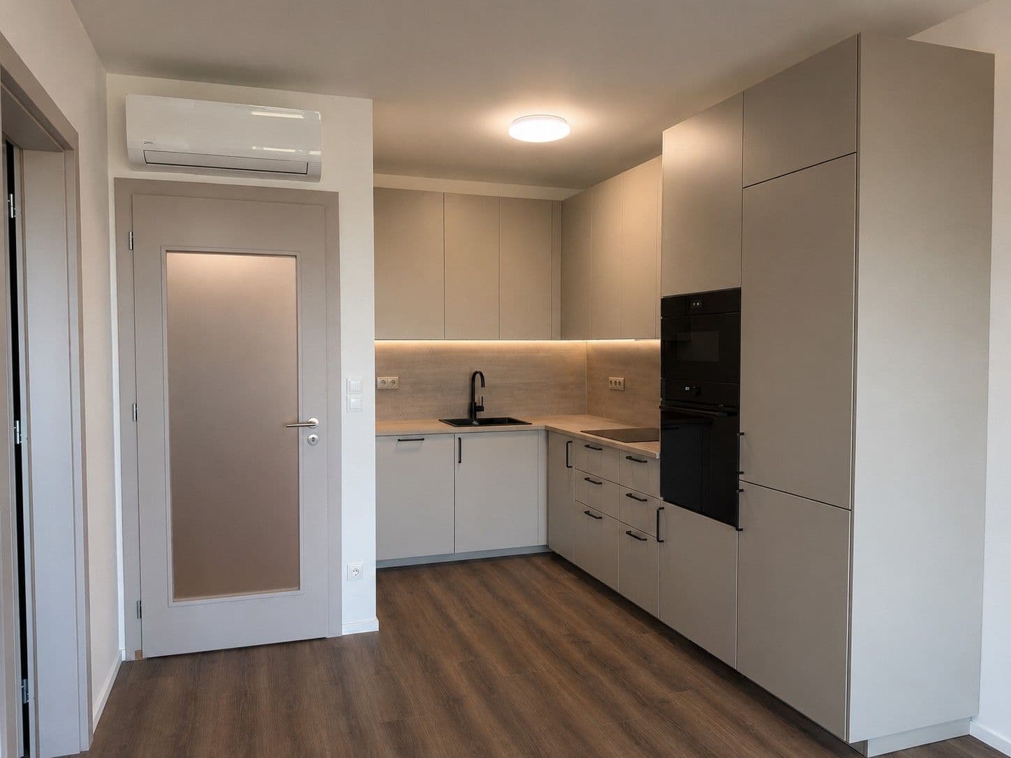 1 bedroom with open-plan kitchen flat to rent, 50 m², Arnošta Valenty, Prague, Prague 1 bedroom with open-plan kitchen flat to rent, 50 m², Arnošta Valenty, Prague, Prague