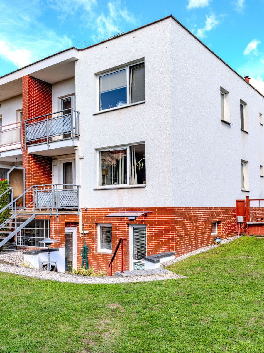 1 bedroom with open-plan kitchen flat to rent, 39 m², Pod Beránkou, Prague, Prague 1 bedroom with open-plan kitchen flat to rent, 39 m², Pod Beránkou, Prague, Prague