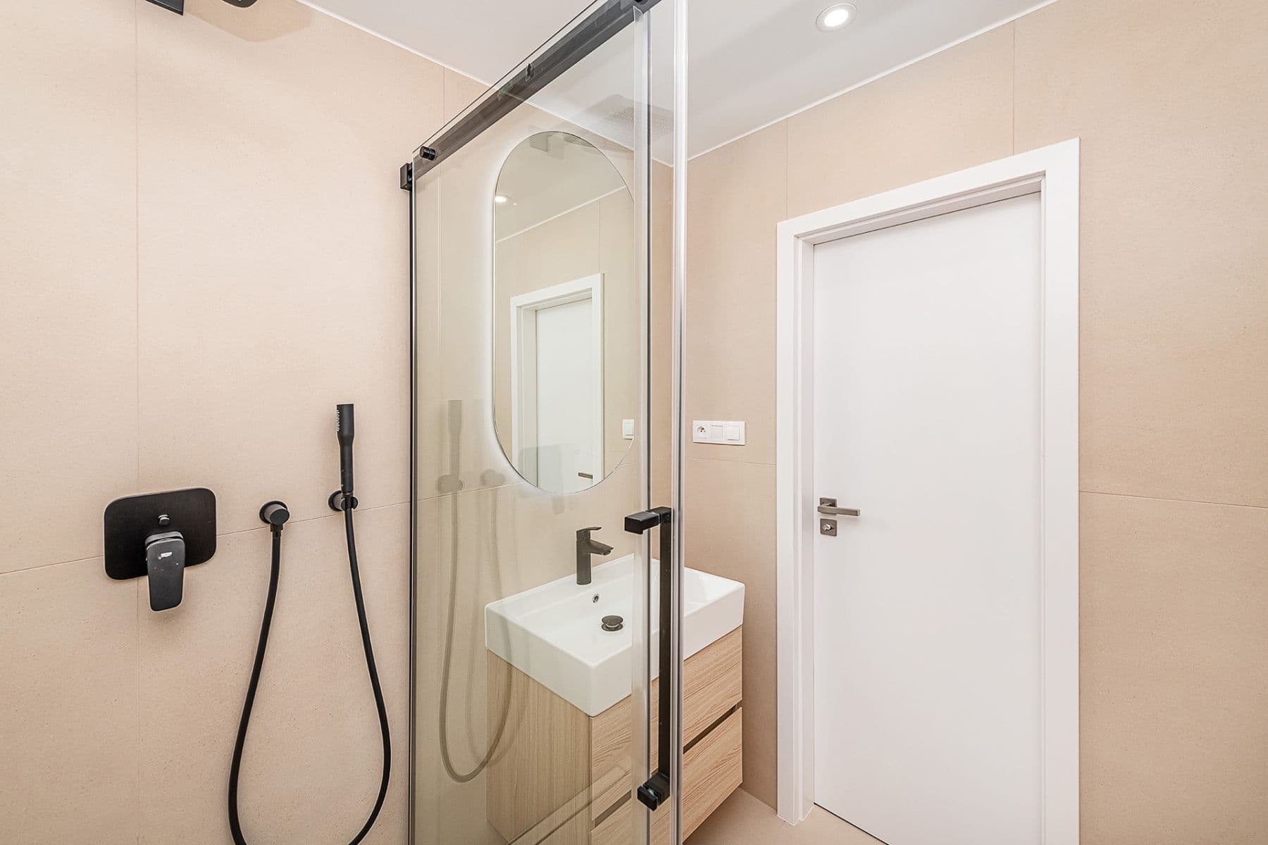 3 bedroom with open-plan kitchen flat for sale, 83 m², Naskové, Prague, Prague 3 bedroom with open-plan kitchen flat for sale, 83 m², Naskové, Prague, Prague