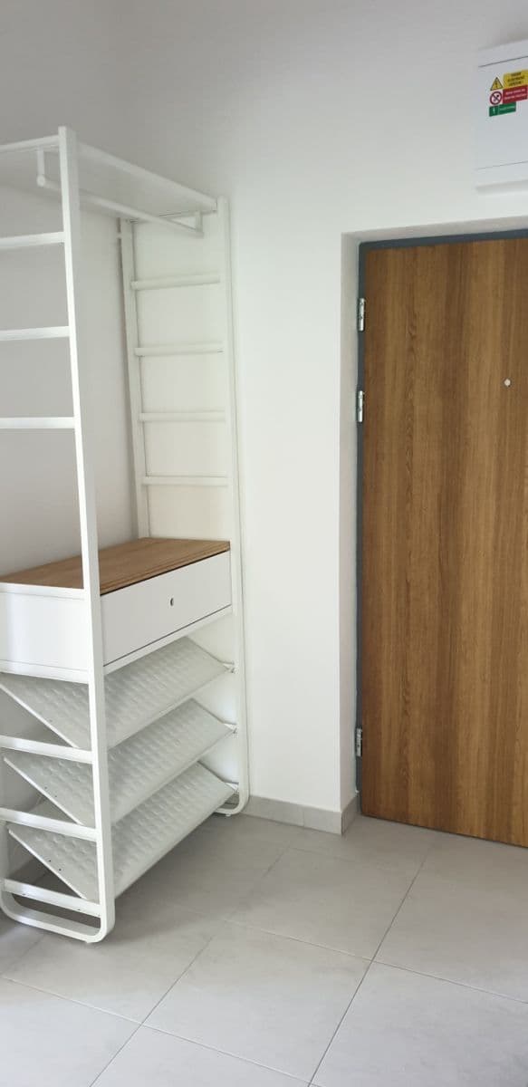 1 bedroom with open-plan kitchen flat to rent, 53 m², Zátopkova, Milovice, Středočeský Region 1 bedroom with open-plan kitchen flat to rent, 53 m², Zátopkova, Milovice, Středočeský Region