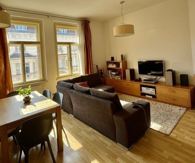 2 bedroom with open-plan kitchen flat to rent, 88 m², Kubelíkova, Prague, Prague 2 bedroom with open-plan kitchen flat to rent, 88 m², Kubelíkova, Prague, Prague