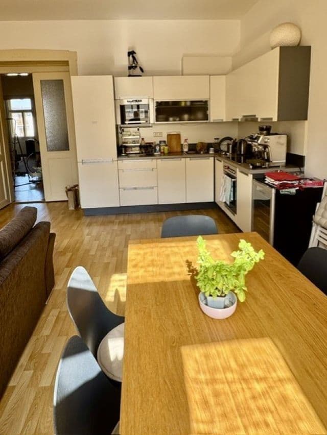 2 bedroom with open-plan kitchen flat to rent, 88 m², Kubelíkova, Prague, Prague 2 bedroom with open-plan kitchen flat to rent, 88 m², Kubelíkova, Prague, Prague