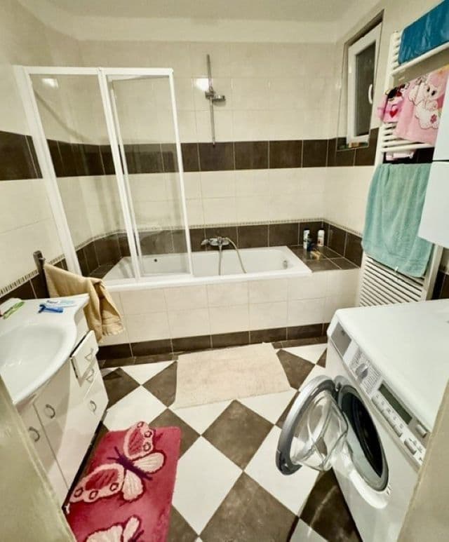 2 bedroom with open-plan kitchen flat to rent, 88 m², Kubelíkova, Prague, Prague 2 bedroom with open-plan kitchen flat to rent, 88 m², Kubelíkova, Prague, Prague