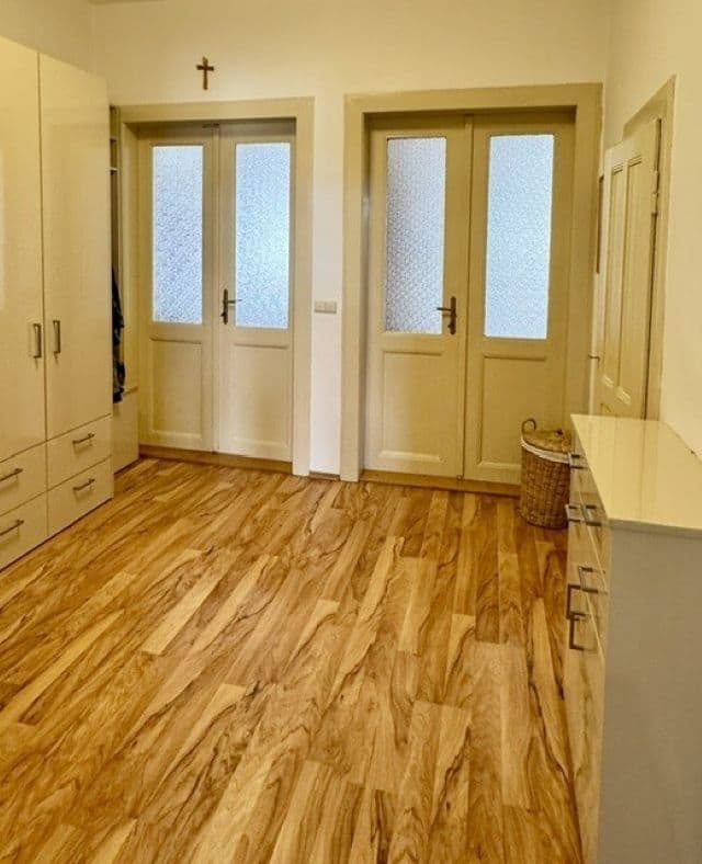 2 bedroom with open-plan kitchen flat to rent, 88 m², Kubelíkova, Prague, Prague 2 bedroom with open-plan kitchen flat to rent, 88 m², Kubelíkova, Prague, Prague