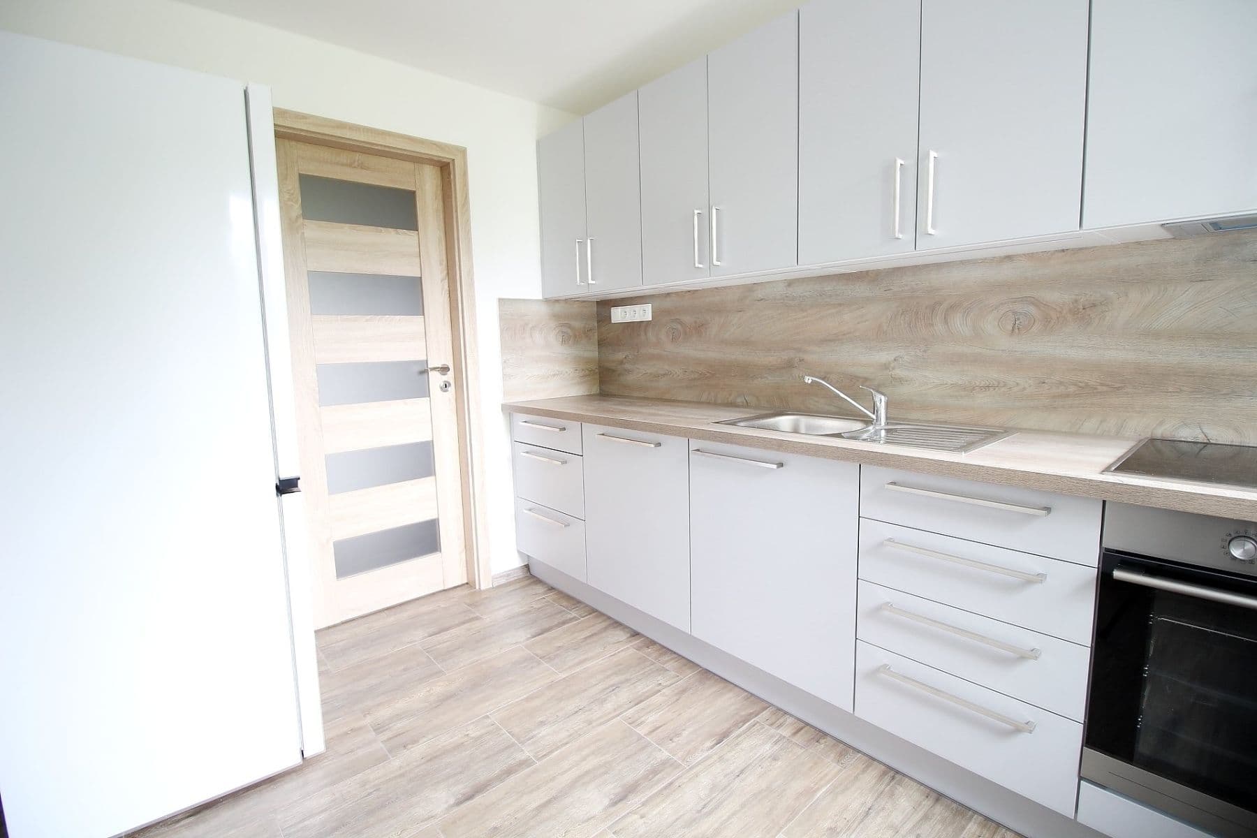 2 bedroom flat to rent, 52 m², U Kina, Říčany, Středočeský Region 2 bedroom flat to rent, 52 m², U Kina, Říčany, Středočeský Region