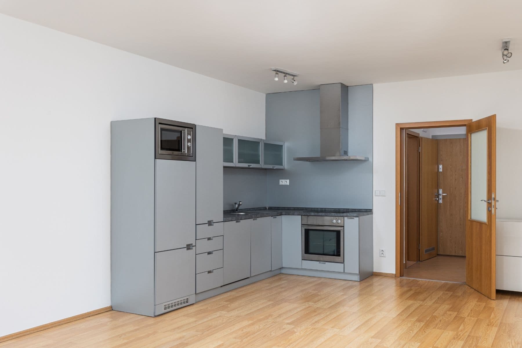Studio flat to rent, 49 m², Osadní, Prague, Prague Studio flat to rent, 49 m², Osadní, Prague, Prague
