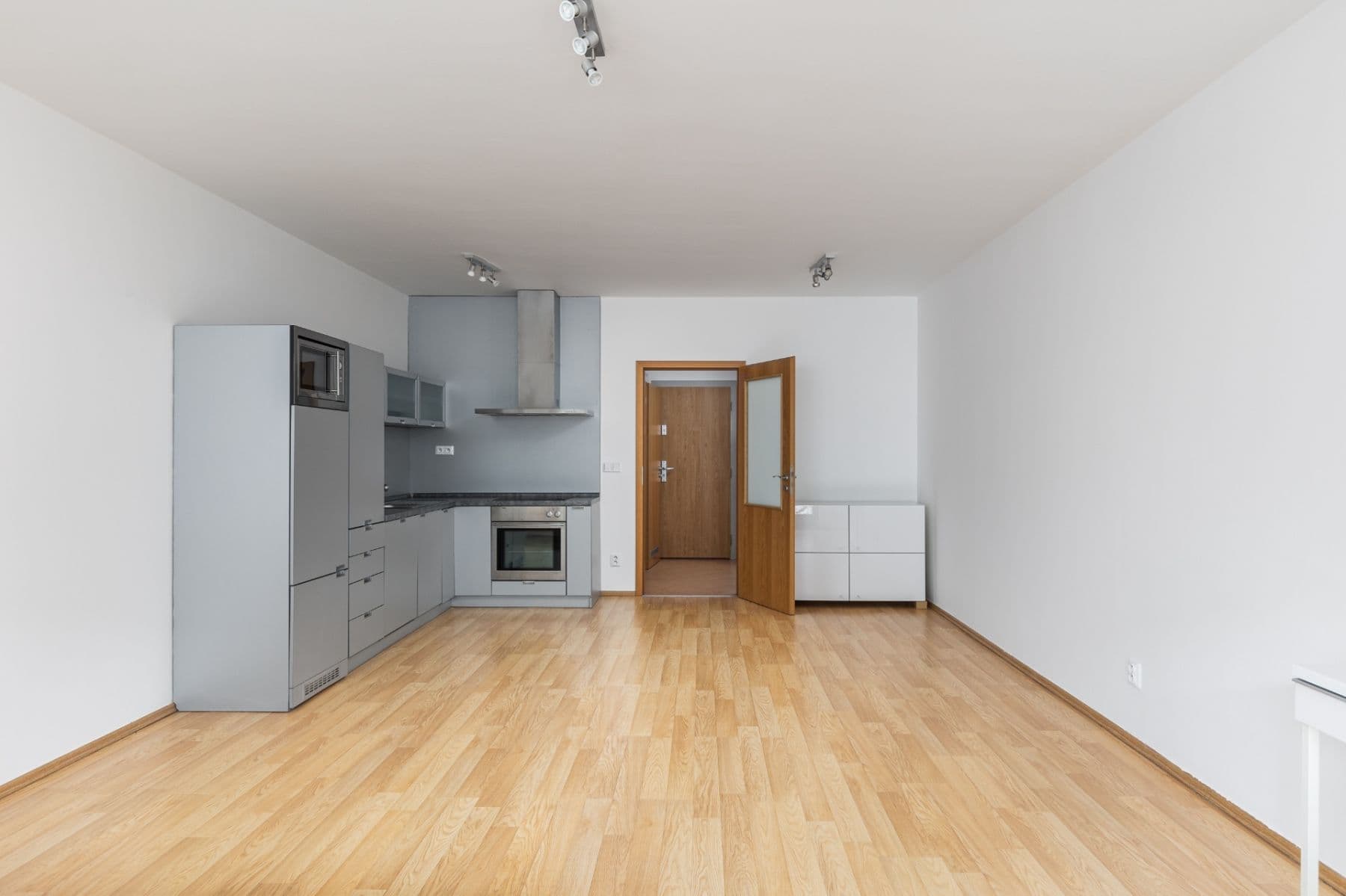 Studio flat to rent, 49 m², Osadní, Prague, Prague Studio flat to rent, 49 m², Osadní, Prague, Prague