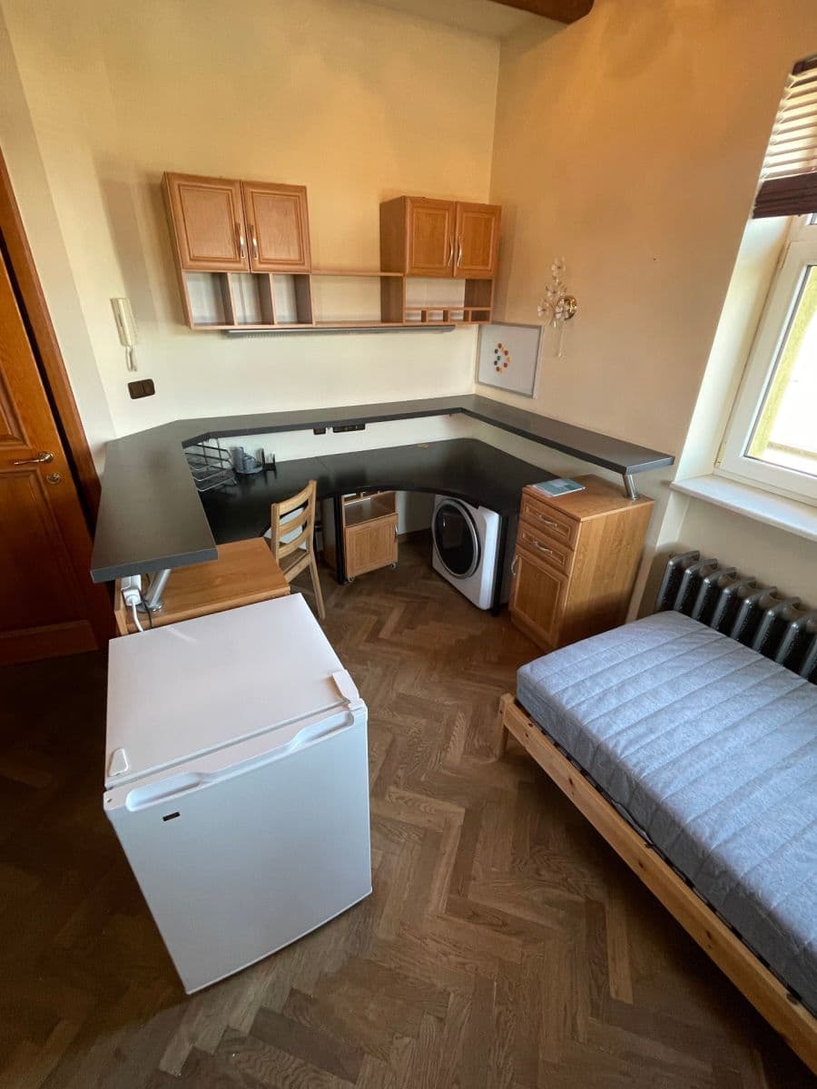 Studio flat to rent, 15 m², V Olšinách, Prague, Prague Studio flat to rent, 15 m², V Olšinách, Prague, Prague