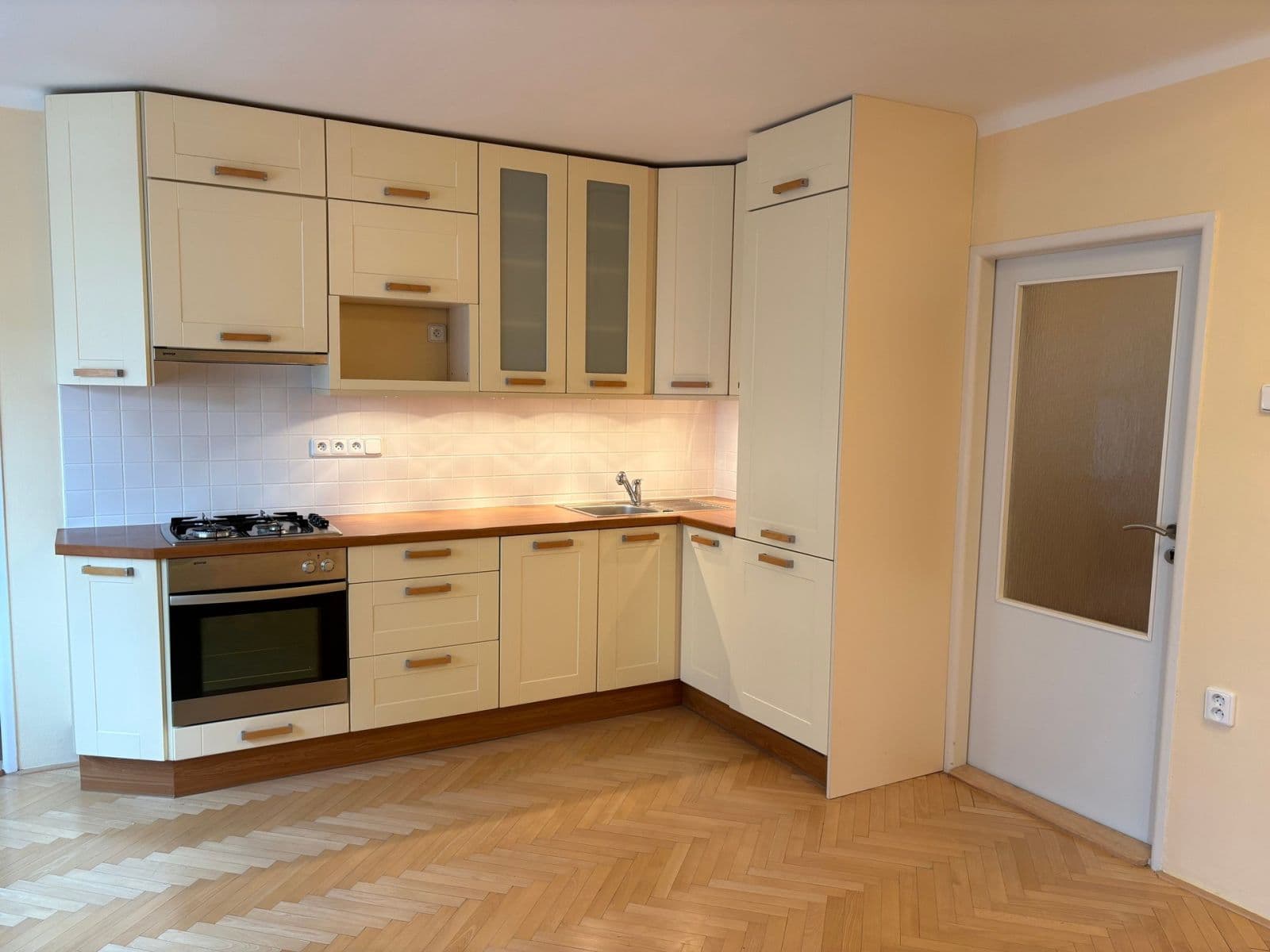 2 bedroom with open-plan kitchen flat to rent, 70 m², Vančurova, Olomouc, Olomoucký Region 2 bedroom with open-plan kitchen flat to rent, 70 m², Vančurova, Olomouc, Olomoucký Region