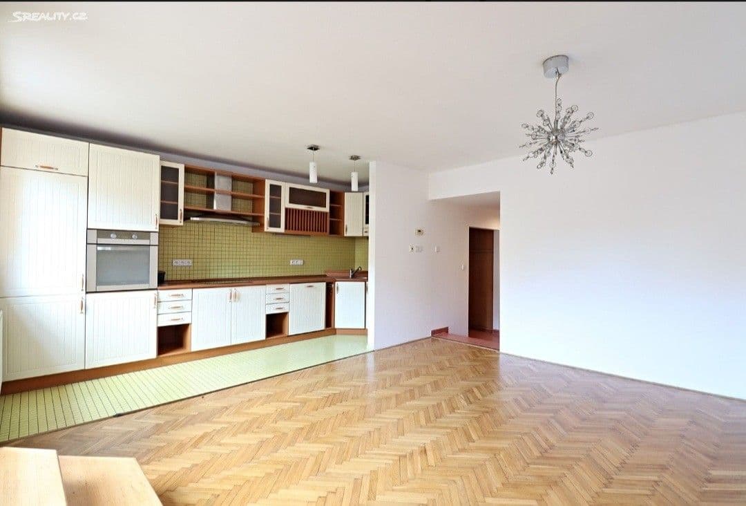 2 bedroom with open-plan kitchen flat to rent, 80 m², 5. května, Horšovský Týn, Plzeňský Region 2 bedroom with open-plan kitchen flat to rent, 80 m², 5. května, Horšovský Týn, Plzeňský Region