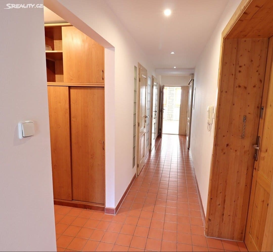 2 bedroom with open-plan kitchen flat to rent, 80 m², 5. května, Horšovský Týn, Plzeňský Region 2 bedroom with open-plan kitchen flat to rent, 80 m², 5. května, Horšovský Týn, Plzeňský Region