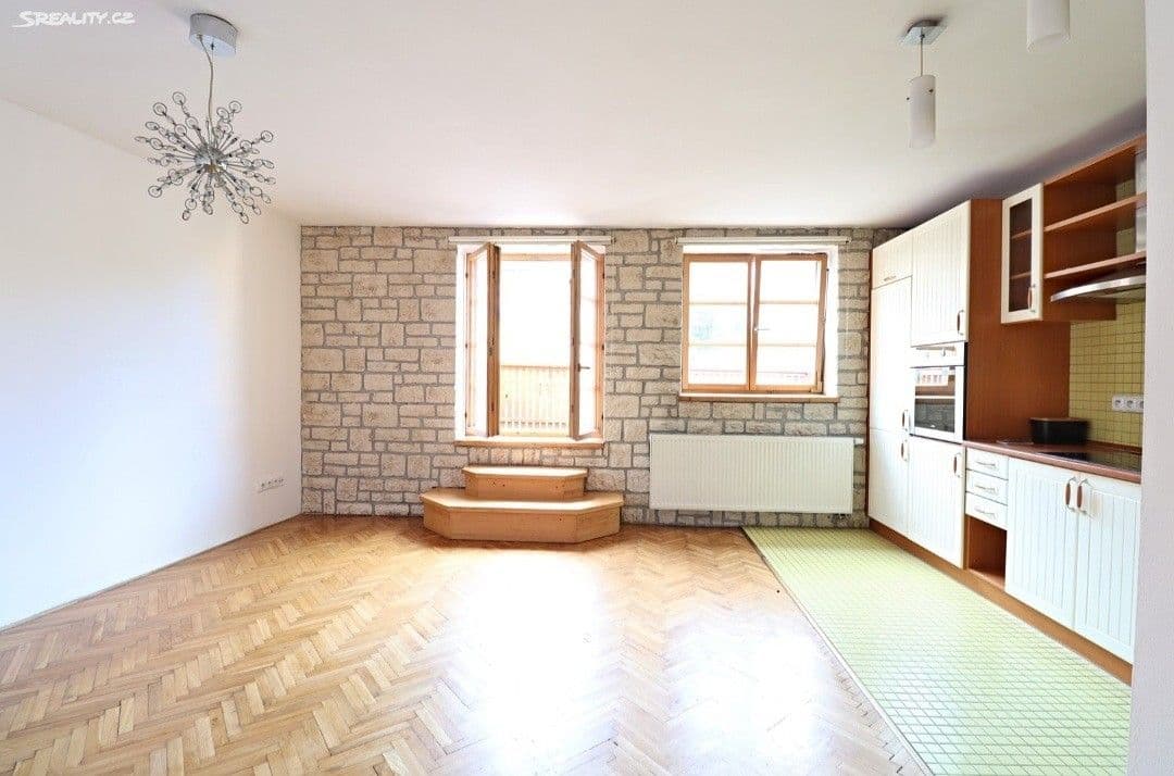 2 bedroom with open-plan kitchen flat to rent, 80 m², 5. května, Horšovský Týn, Plzeňský Region 2 bedroom with open-plan kitchen flat to rent, 80 m², 5. května, Horšovský Týn, Plzeňský Region