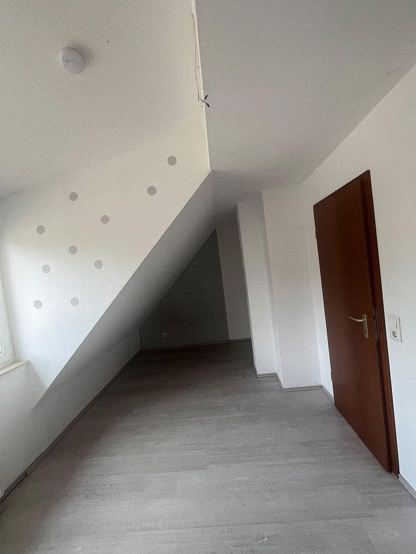 4 bedroom flat to rent, 97 m², Klimmweg 10, Wuppertal, North Rhine-Westphalia 4 bedroom flat to rent, 97 m², Klimmweg 10, Wuppertal, North Rhine-Westphalia