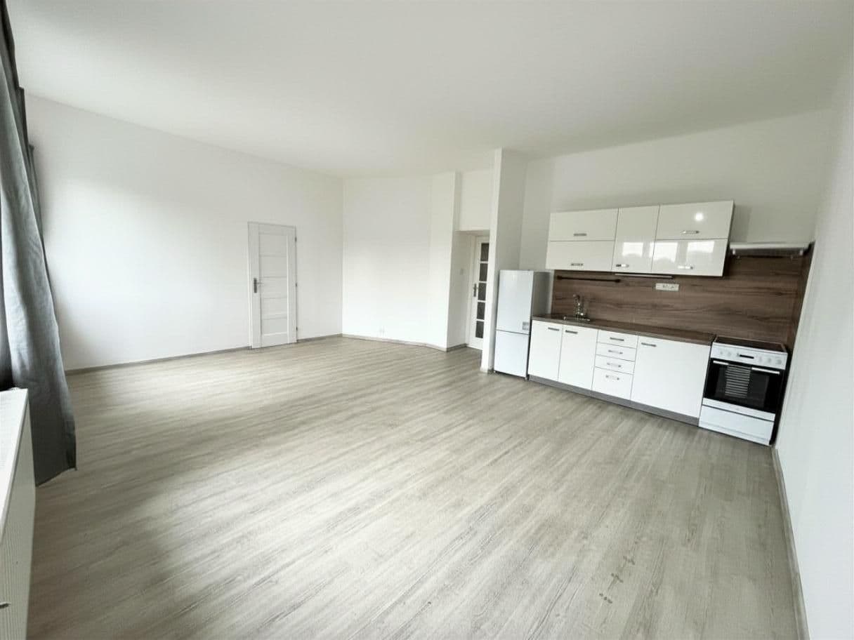 1 bedroom with open-plan kitchen flat to rent, 53 m², Černokostelecká, Prague, Prague 1 bedroom with open-plan kitchen flat to rent, 53 m², Černokostelecká, Prague, Prague