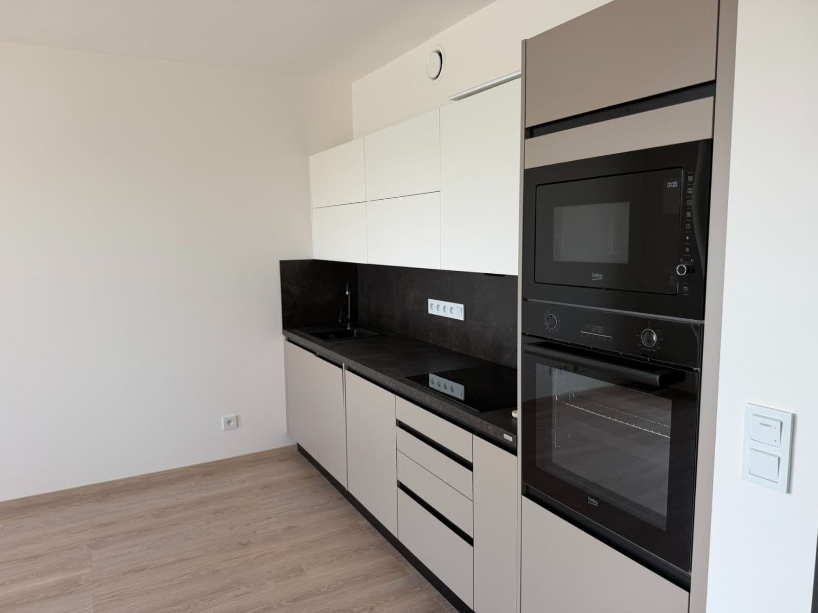 Studio flat to rent, 31 m², Arnošta Staňka, Prague, Prague Studio flat to rent, 31 m², Arnošta Staňka, Prague, Prague
