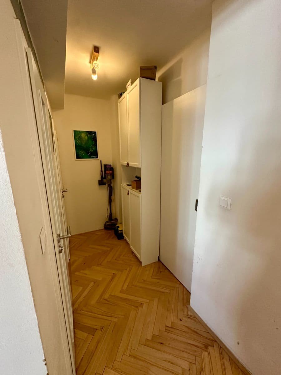 2 bedroom with open-plan kitchen flat to rent, 94 m², Vrbenského, Prague, Prague 2 bedroom with open-plan kitchen flat to rent, 94 m², Vrbenského, Prague, Prague