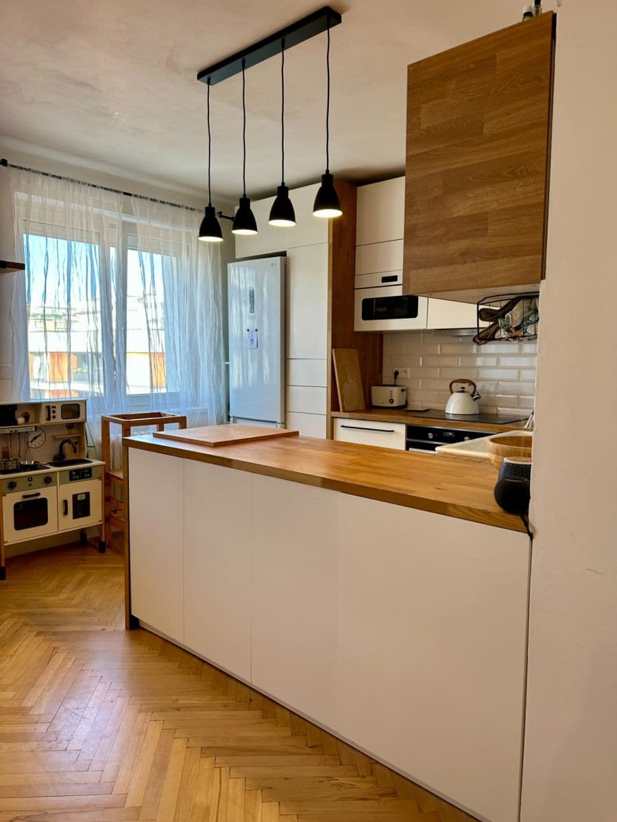 2 bedroom with open-plan kitchen flat to rent, 94 m², Vrbenského, Prague, Prague 2 bedroom with open-plan kitchen flat to rent, 94 m², Vrbenského, Prague, Prague