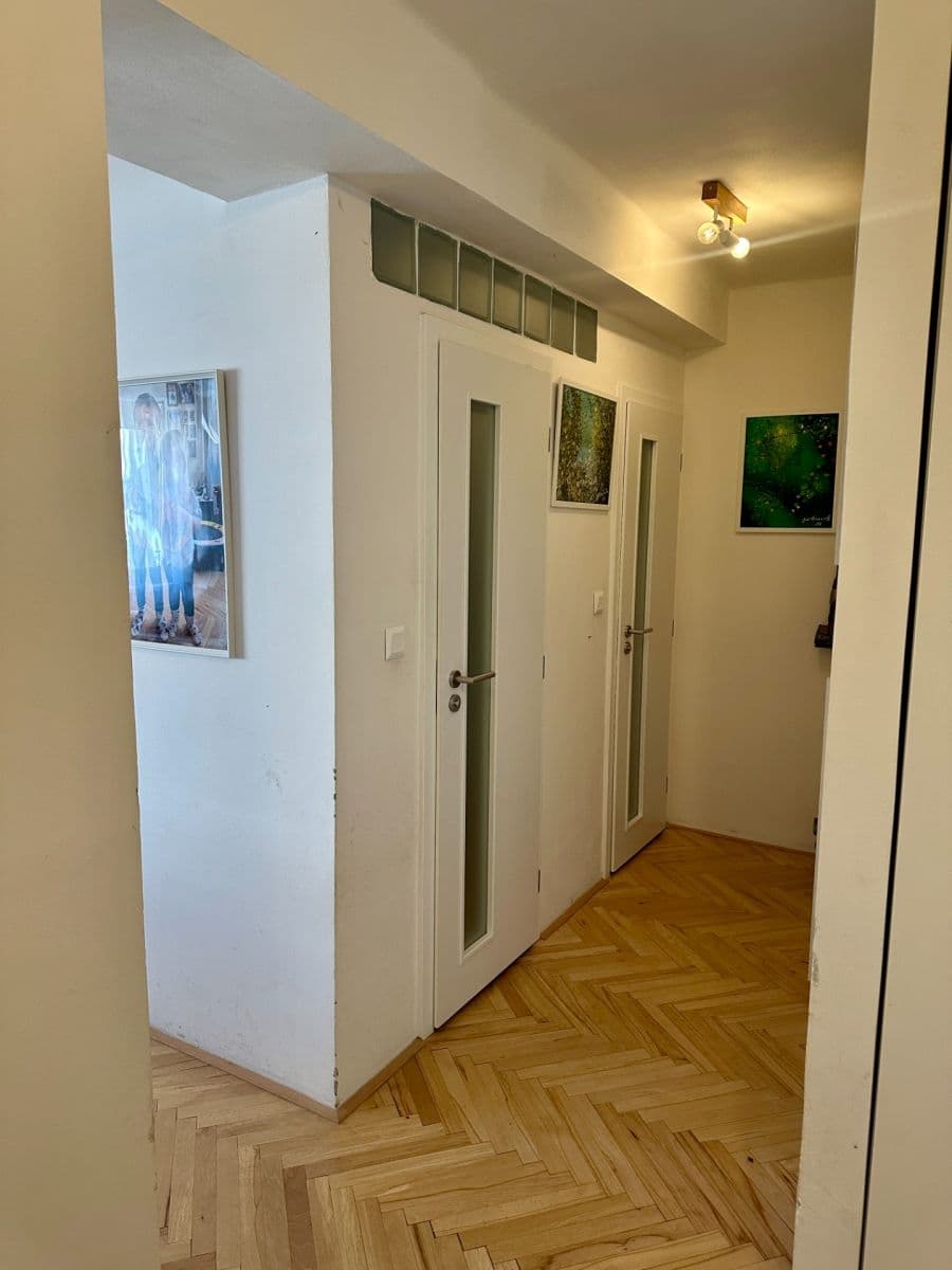 2 bedroom with open-plan kitchen flat to rent, 94 m², Vrbenského, Prague, Prague 2 bedroom with open-plan kitchen flat to rent, 94 m², Vrbenského, Prague, Prague