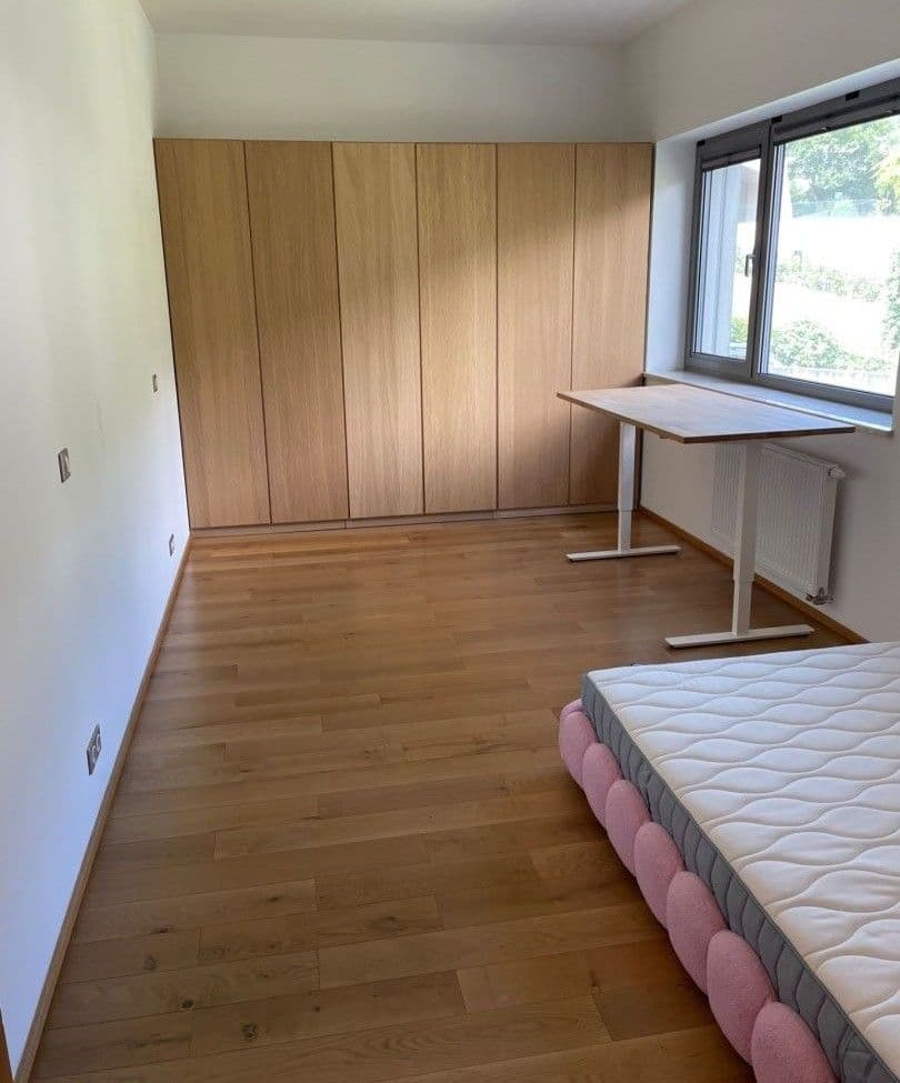 5 bedroom flat to rent, 170 m², Kráľovské údolie, Bratislava - mestská časť Staré Mesto, Bratislavský Region 5 bedroom flat to rent, 170 m², Kráľovské údolie, Bratislava - mestská časť Staré Mesto, Bratislavský Region